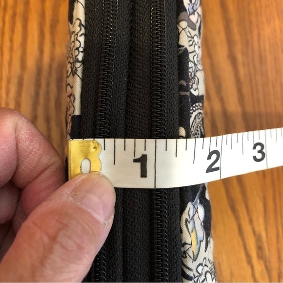 Vera Bradley, RFID Card Case, Floral, Black/White/Pink, 6.5โx4โx1.5โ - Picture 7 of 8